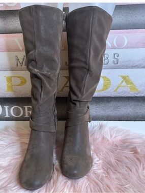 Solanz Boots Poesy Coffee Bean
Knee-High Slouch Boots-Size 9- EUC